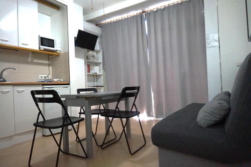 Studio Apartment image 10