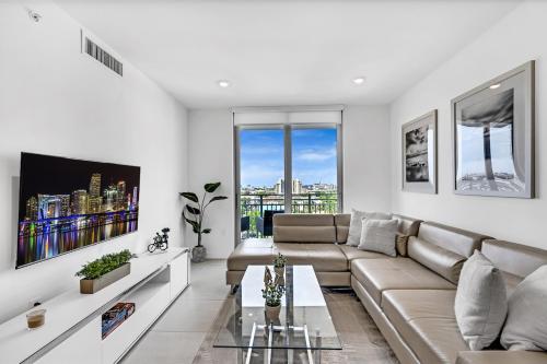 Chic 3 Bed Retreat Mins Brickell With Free Parking in Miami, USA