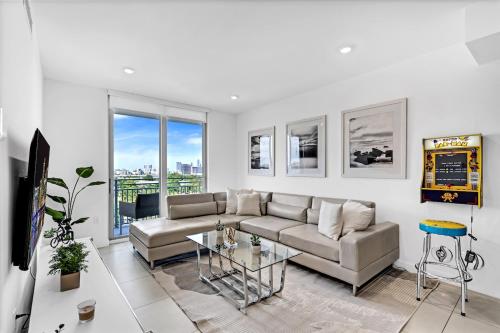 Chic 3 Bed Retreat Mins Brickell With Free Parking in Miami, USA