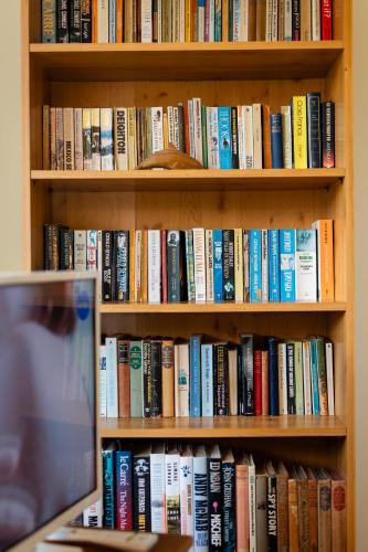 Oak House in Mid Wales with Log Burner By Seren Short Stays