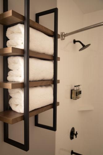 Two-Bedroom Suite image 7