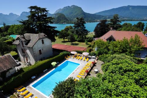 Skats, Hotel du Lac in Talloires-Montmin