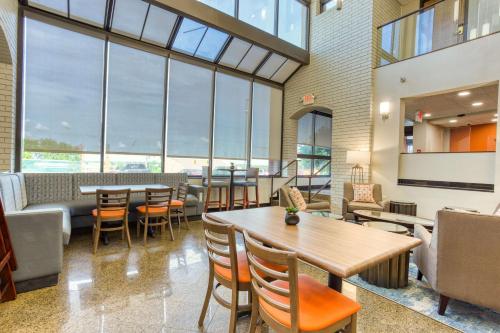 Drury Inn and Suites St Louis Collinsville in Collinsville, USA