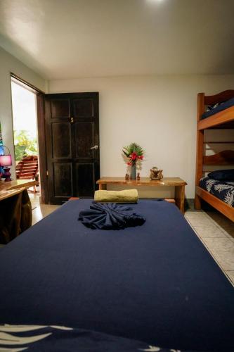Mixed Dormitory Room image 3
