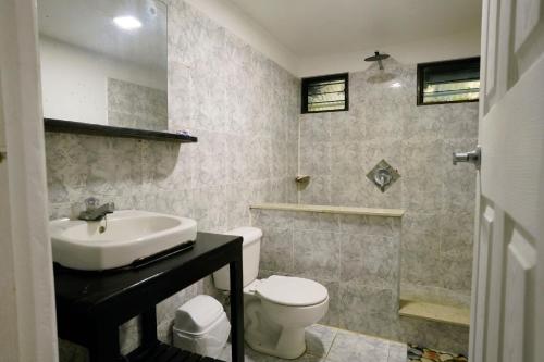 Mixed Dormitory Room image 4