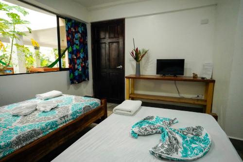 Twin Room image 4