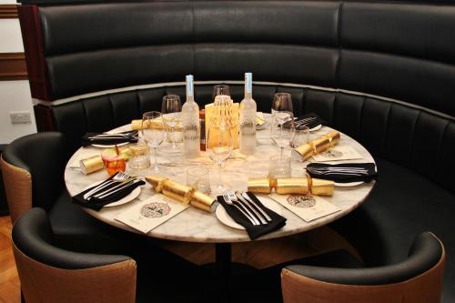 Hotel Indigo - Edinburgh - Princes Street an IHG Hotel - image 8
