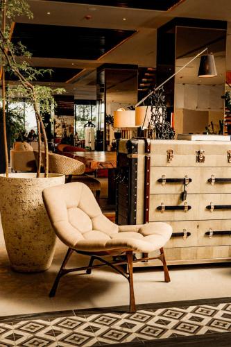 Empfangshalle, Brittany Hotel Villar City in Las Pinas