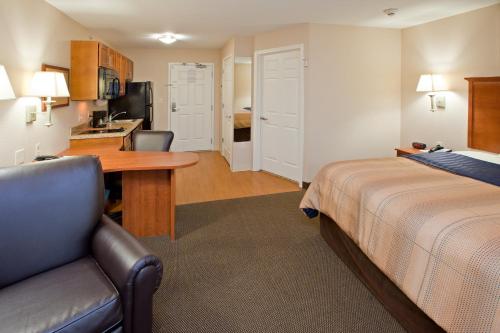Candlewood Suites Indianapolis East an IHG Hotel - image 13