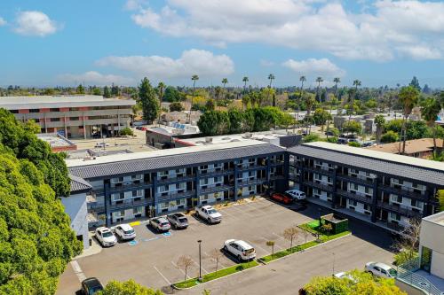 Hyland Inn near Pasadena Civic Center