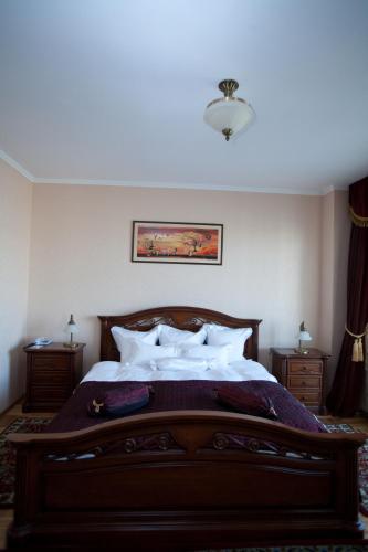Phoenicia Grand Hotel - image 5