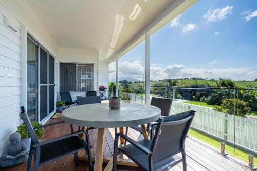 Sea&Country Kiama - Stunning Views-Relaxing-Spacious-Deck-EVC