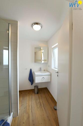 Apartment with Terrace image 7