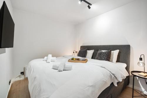 King bed - Behind Bryggen - Renovated des 23, Bergen (photo 3)