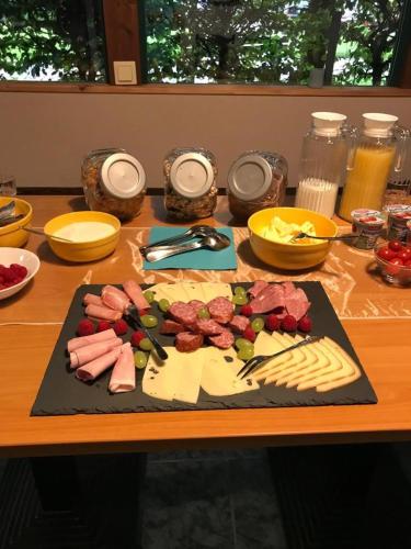 ห้องอาหาร, Ferienwohnung Radler-Scheune Finsterbergen in ฟรีดไรชโรดา