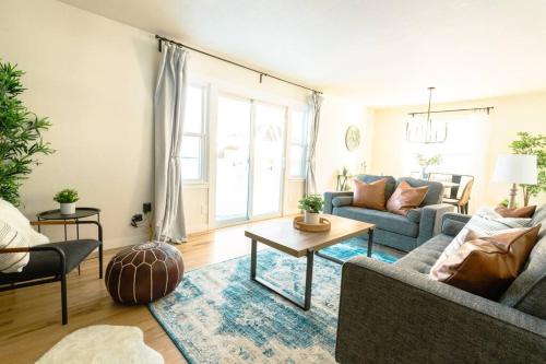 Hound Haven! Cozy Denver Getaway next to Dog Park!