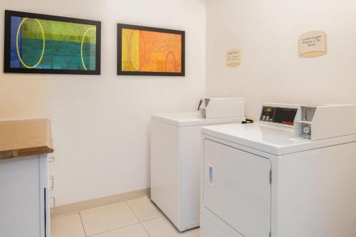 Fairfield Inn & Suites by Marriott Portland Airport - image 11