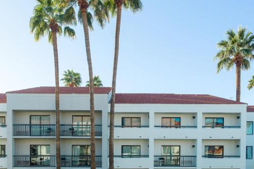 Courtyard by Marriott Phoenix North