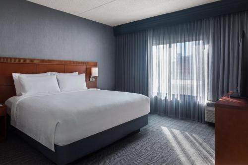 Courtyard by Marriott Phoenix North