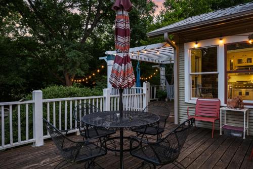 3 Houses 30 guests Country 14 acre Pecan Orchard in 聖馬可斯