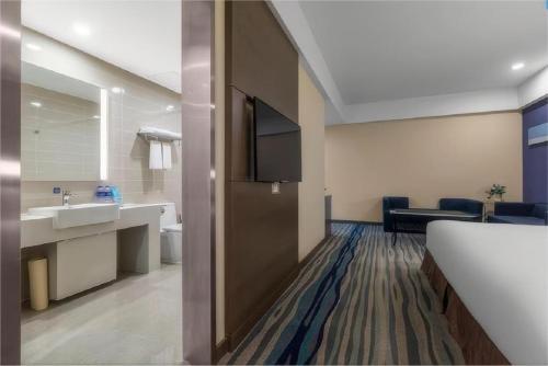 Holiday Inn Express Shenyang North Station