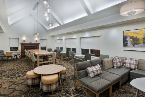 Residence Inn Mobile - image 12