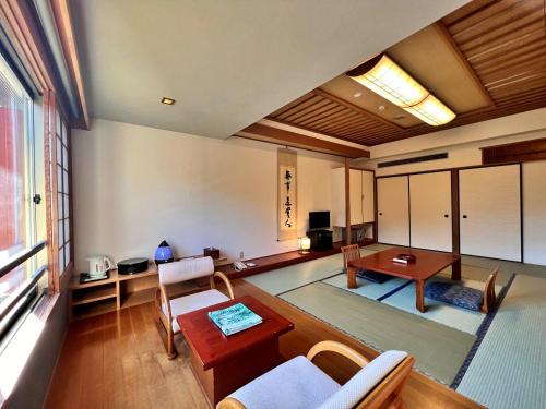 Deluxe Family Room