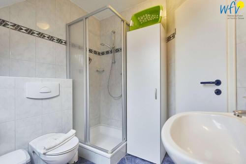 One-Bedroom Apartment image 6