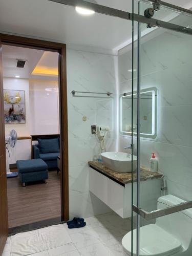 One-Bedroom Apartment image 1