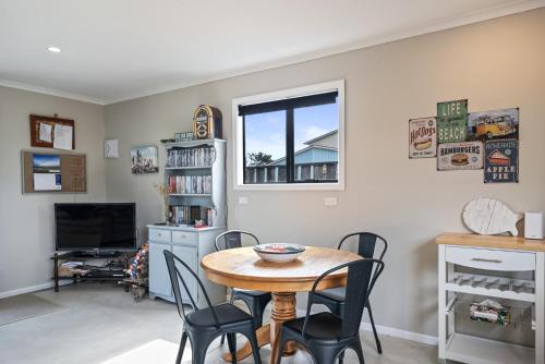 Viesnīcas āriene, Himatangi Kiwi Bach - Himatangi Beach Holiday Home in Himatangi Beach