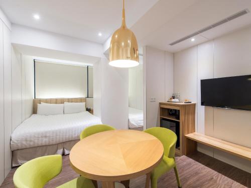 room detail thumbnail 0