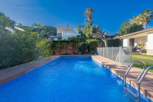 Villa with swimming pool in La Gavina