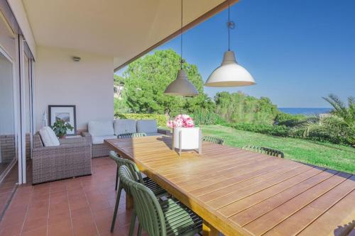 Villa with swimming pool in La Gavina