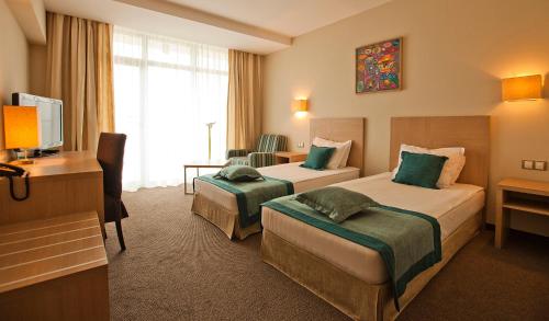 Twin room, sea view, beach view, spa bathtub