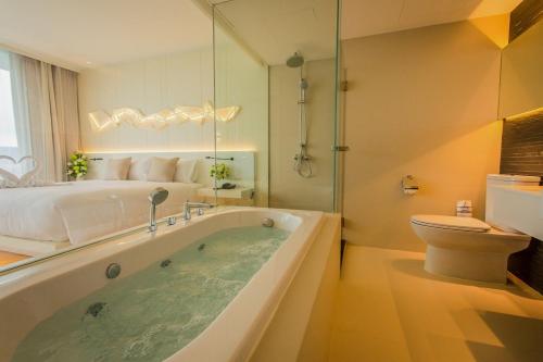 Full-sized bathtubs