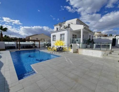 5 Bedroom Villa Villamartin Private Pool