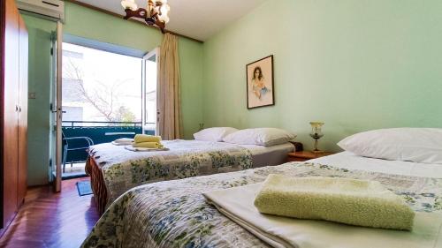 4 bedrooms, 7 beds