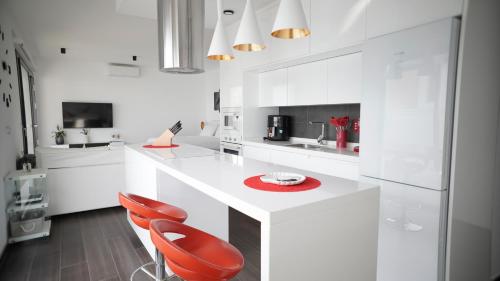 VILLA ANYWAY CONIL Un lujo frente al mar in Fuente del Gallo Beach