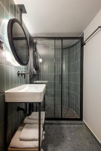Superior Double Room Split Level image 10