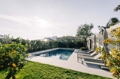 Villa with Garden View