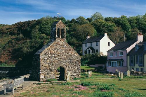 Tan Y Bryn Y Bwthyn Cwm yr Eglwys