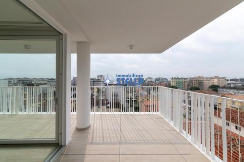 Apartment with Terrace image 4