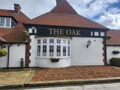 OYO The Oak Baginton - image 8