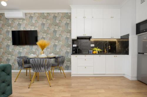 Elegant Apartment near Rondo ONZ by Renters Prestige - Warsaw