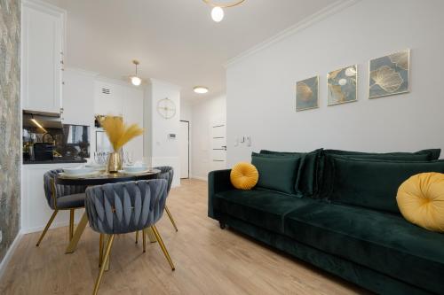 Elegant Apartment near Rondo ONZ by Renters Prestige - Warsaw