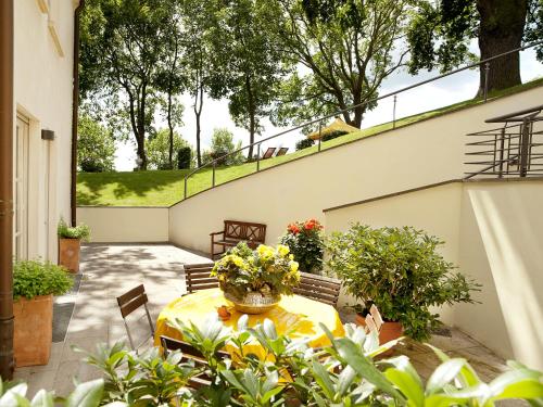 Hotel Villa Monte Vino - image 2