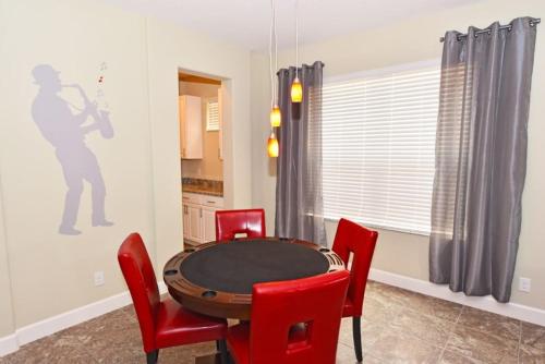Last Minute Disney Getaway! Private Pool, Hot Tub & Games Room. Book Now! #17558 in Orlando, USA
