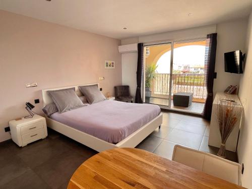 Studio neuf Le Port/Plage d’Hyères