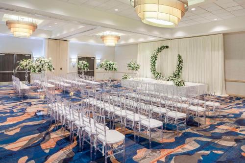 Hilton Arlington - image 9