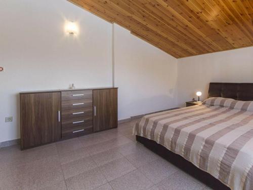 Five-Bedroom Holiday Home image 8